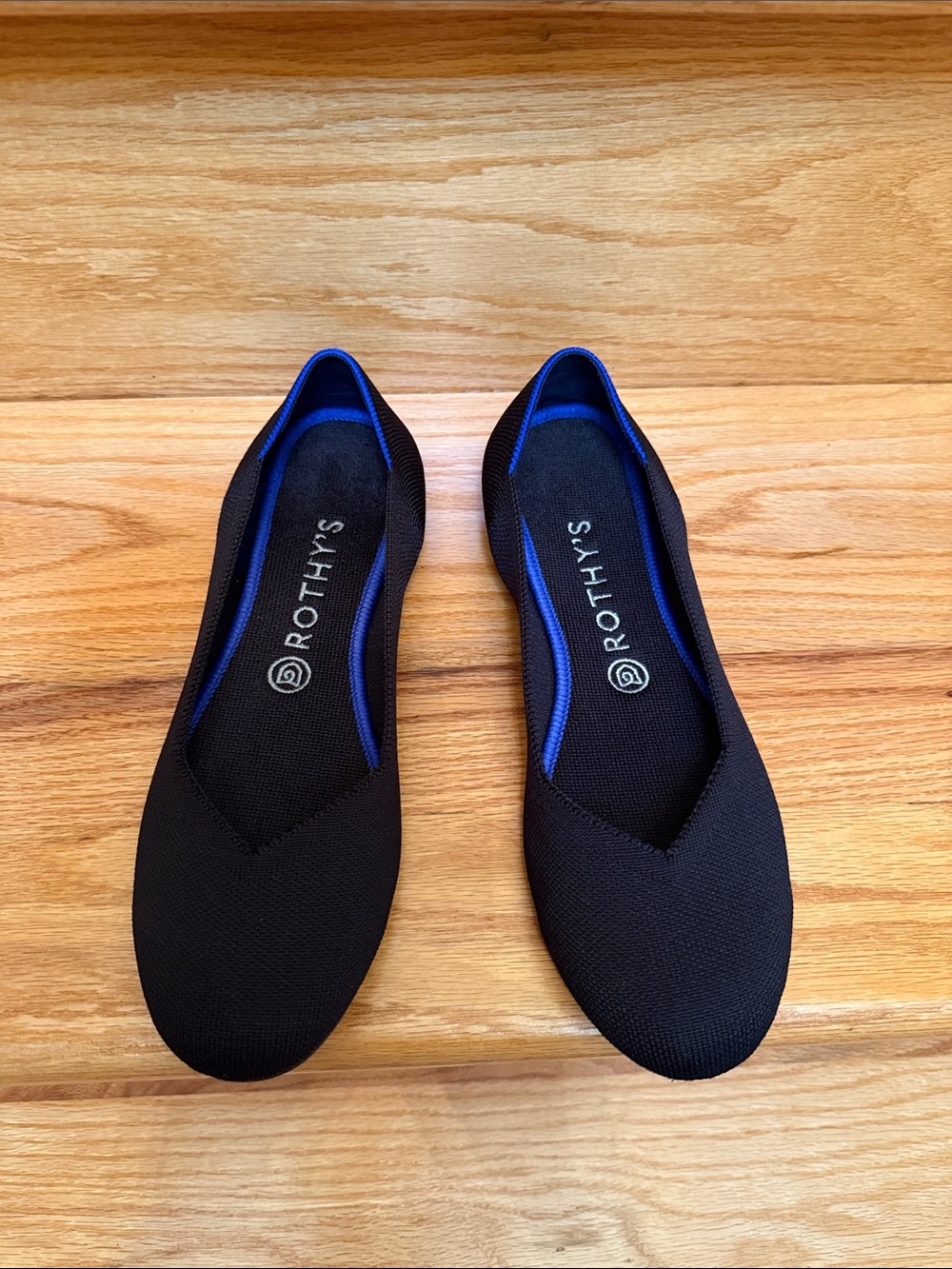 Rothys Size 9.5  Round toe Woman's Flat shoes